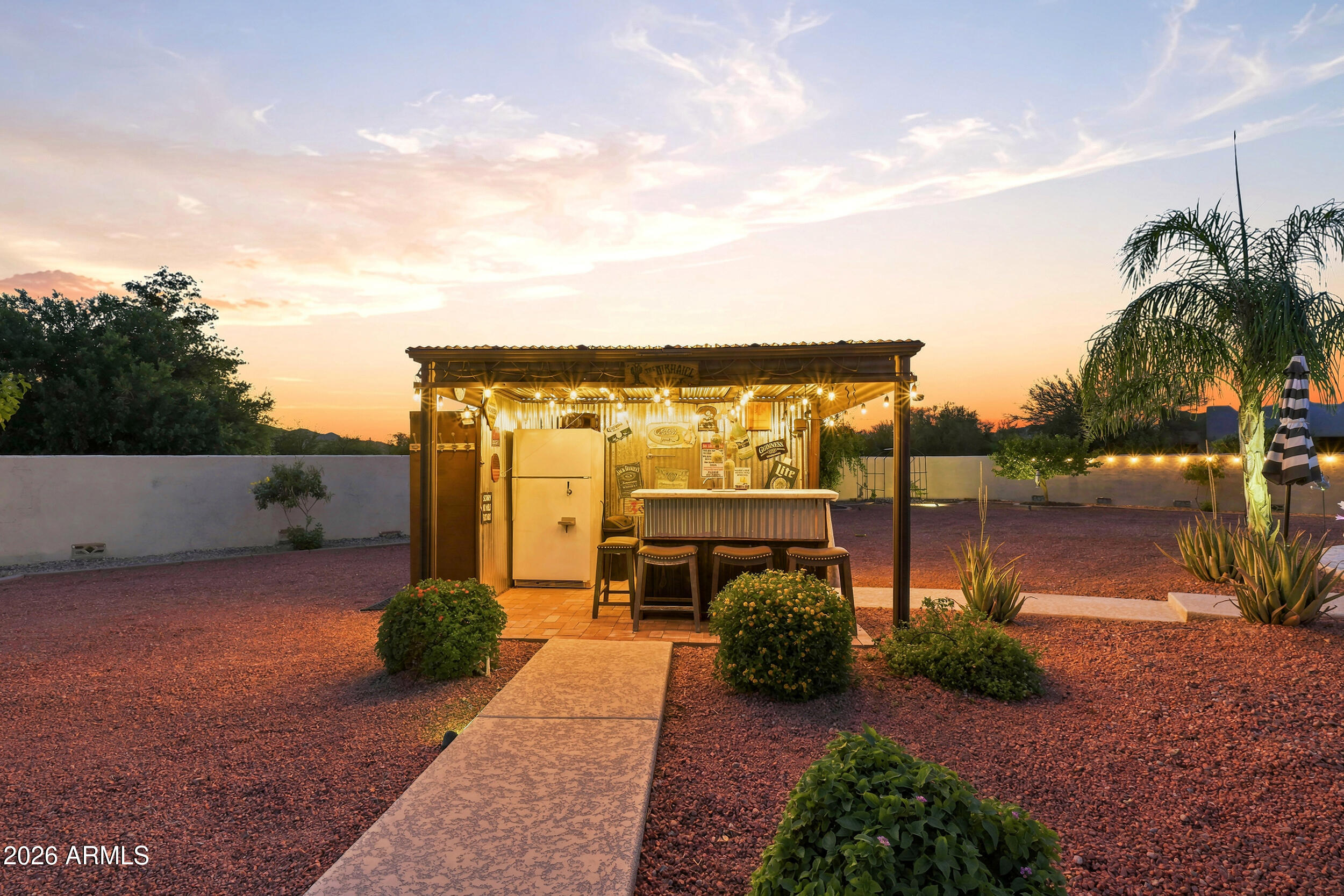 1106 E CIRCLE MOUNTAIN Road