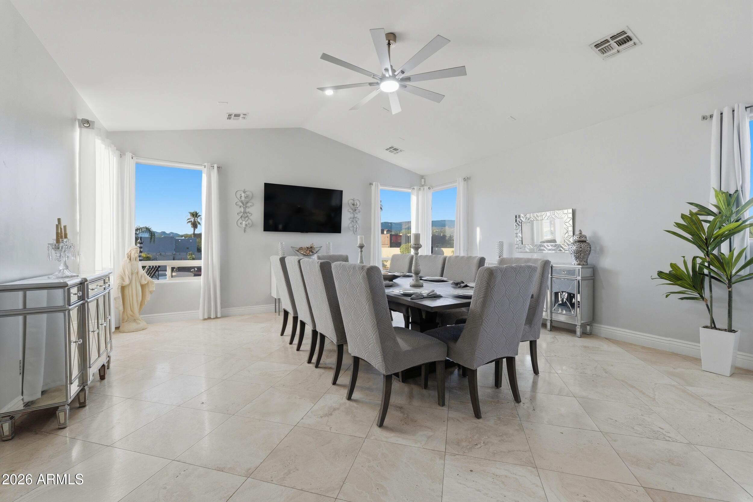1106 E CIRCLE MOUNTAIN Road