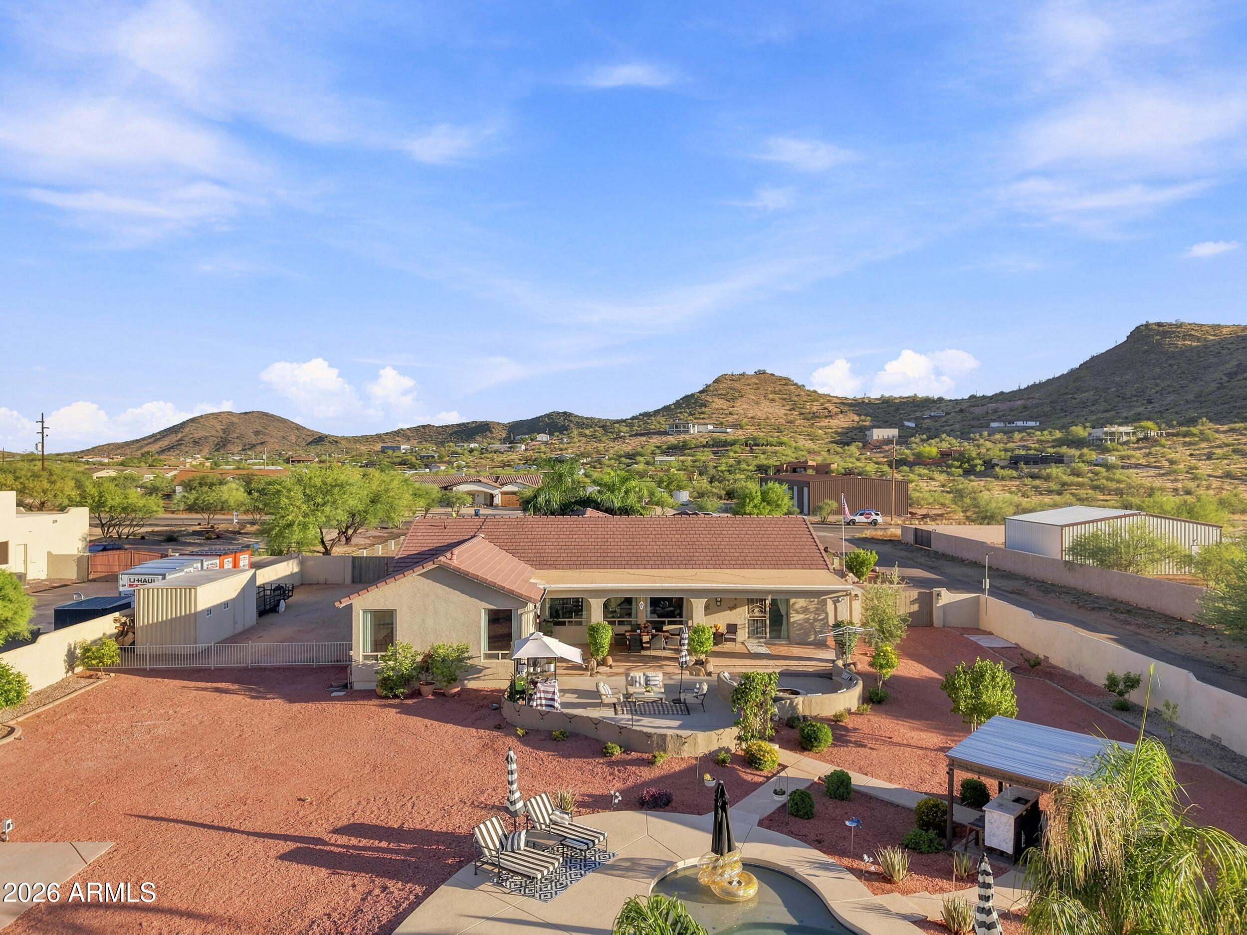 1106 E CIRCLE MOUNTAIN Road