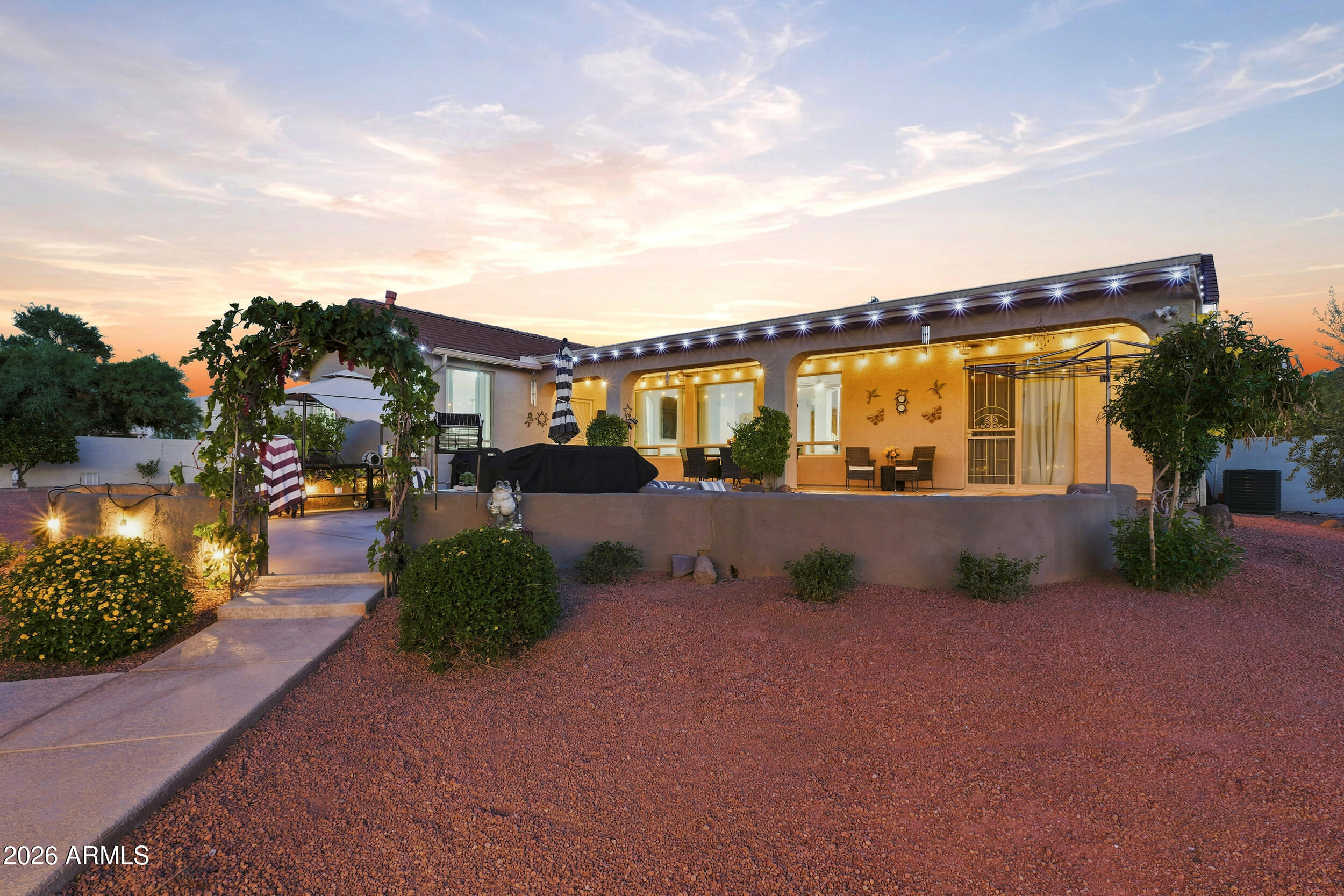 1106 E CIRCLE MOUNTAIN Road
