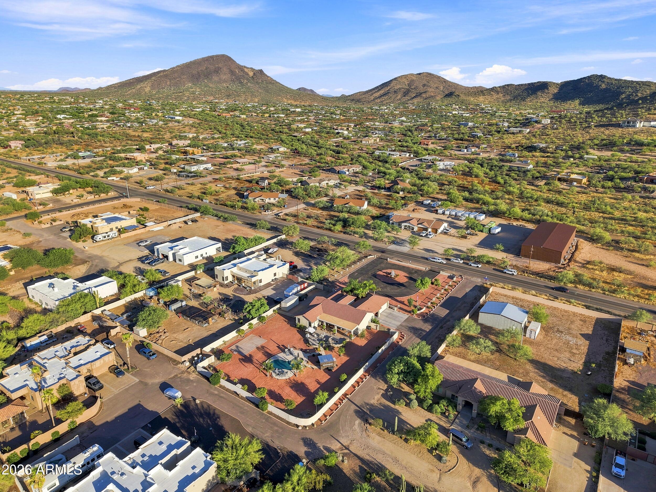 1106 E CIRCLE MOUNTAIN Road