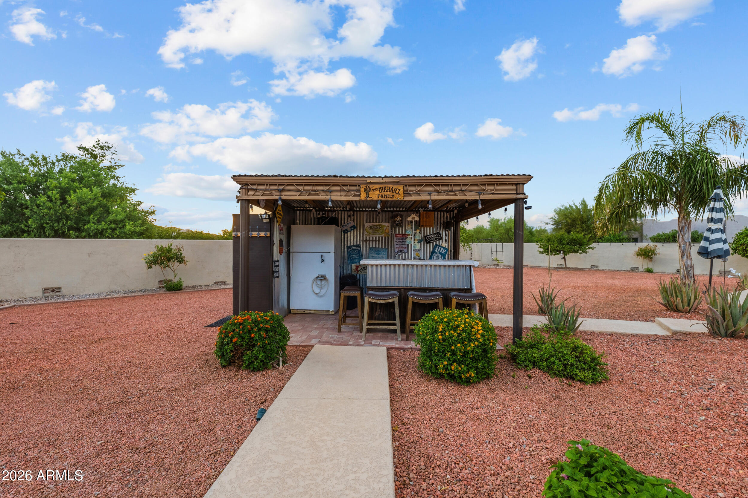 1106 E CIRCLE MOUNTAIN Road