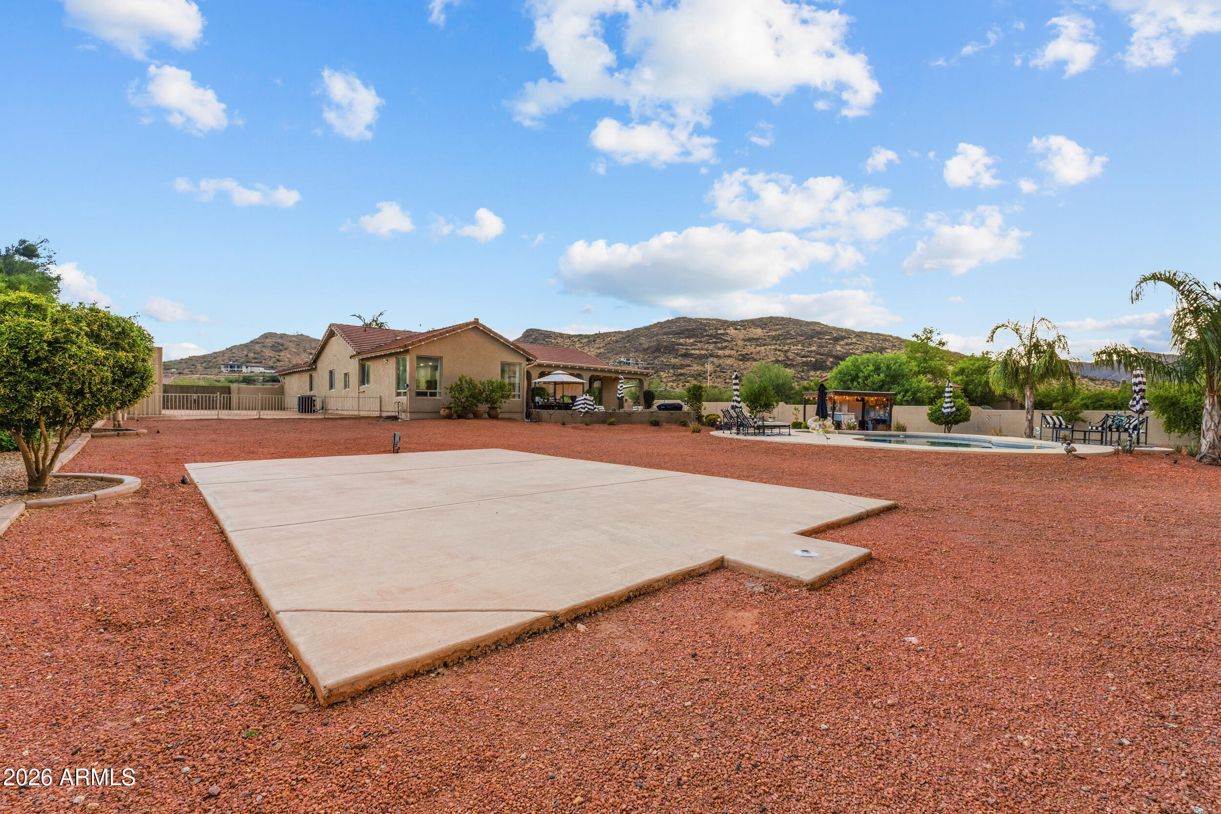 1106 E CIRCLE MOUNTAIN Road