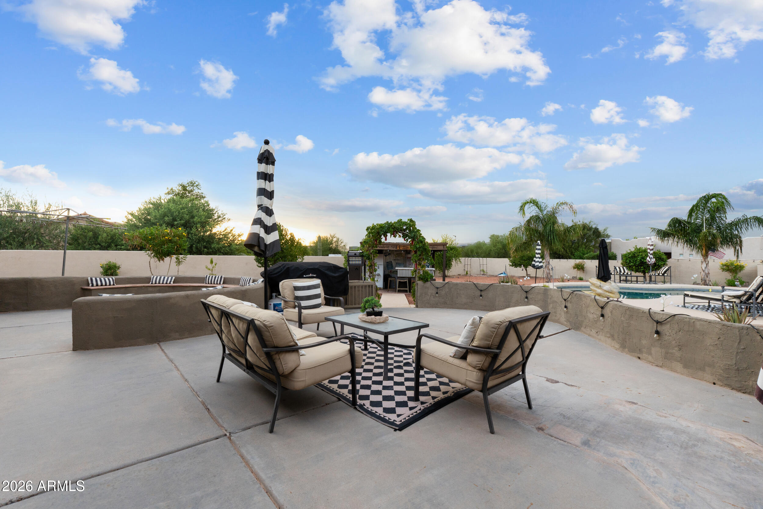 1106 E CIRCLE MOUNTAIN Road