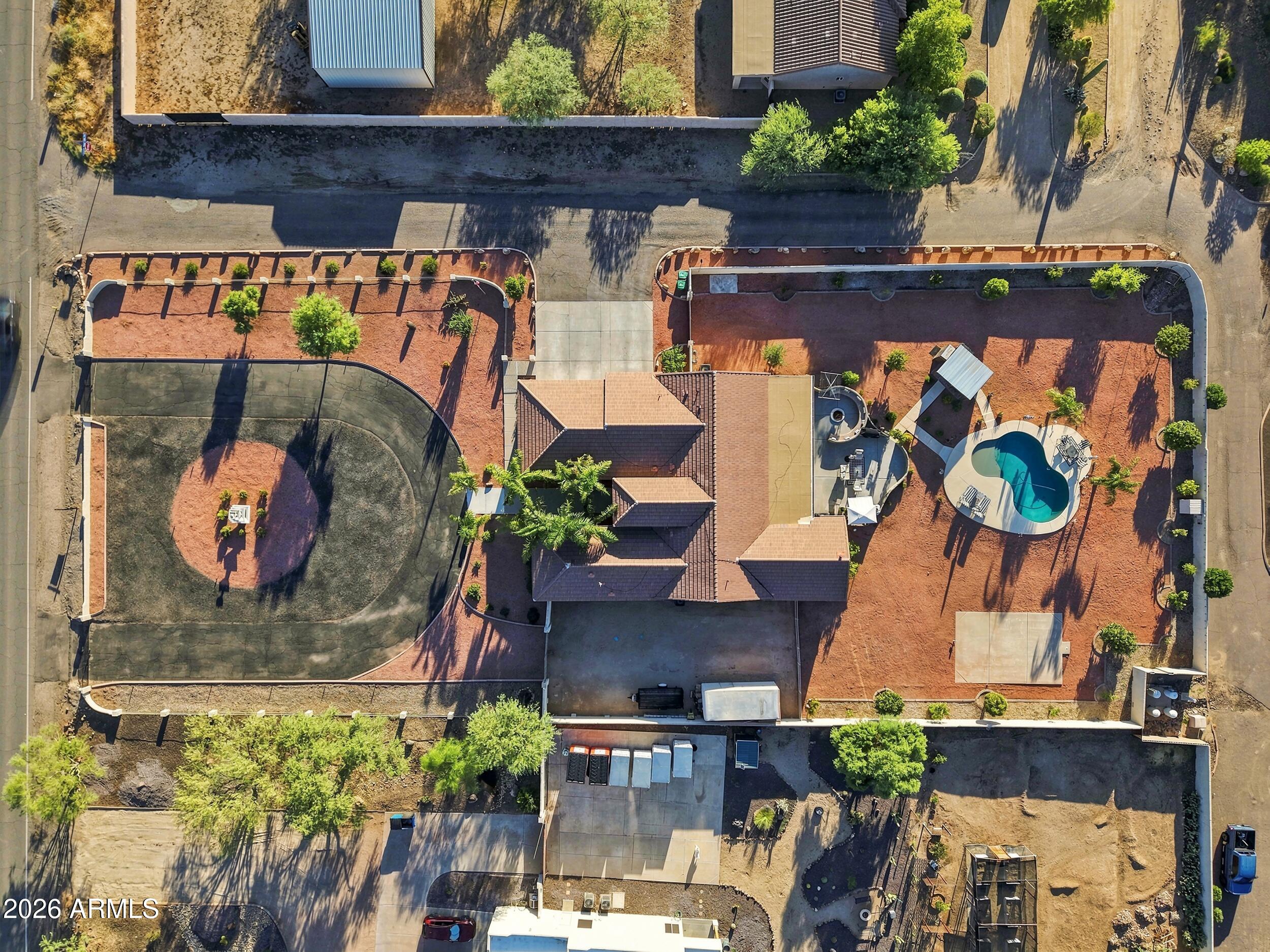 1106 E CIRCLE MOUNTAIN Road