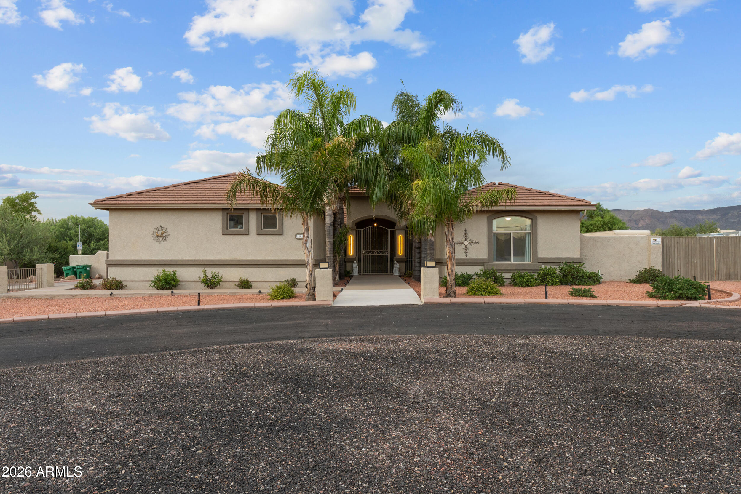 1106 E CIRCLE MOUNTAIN Road