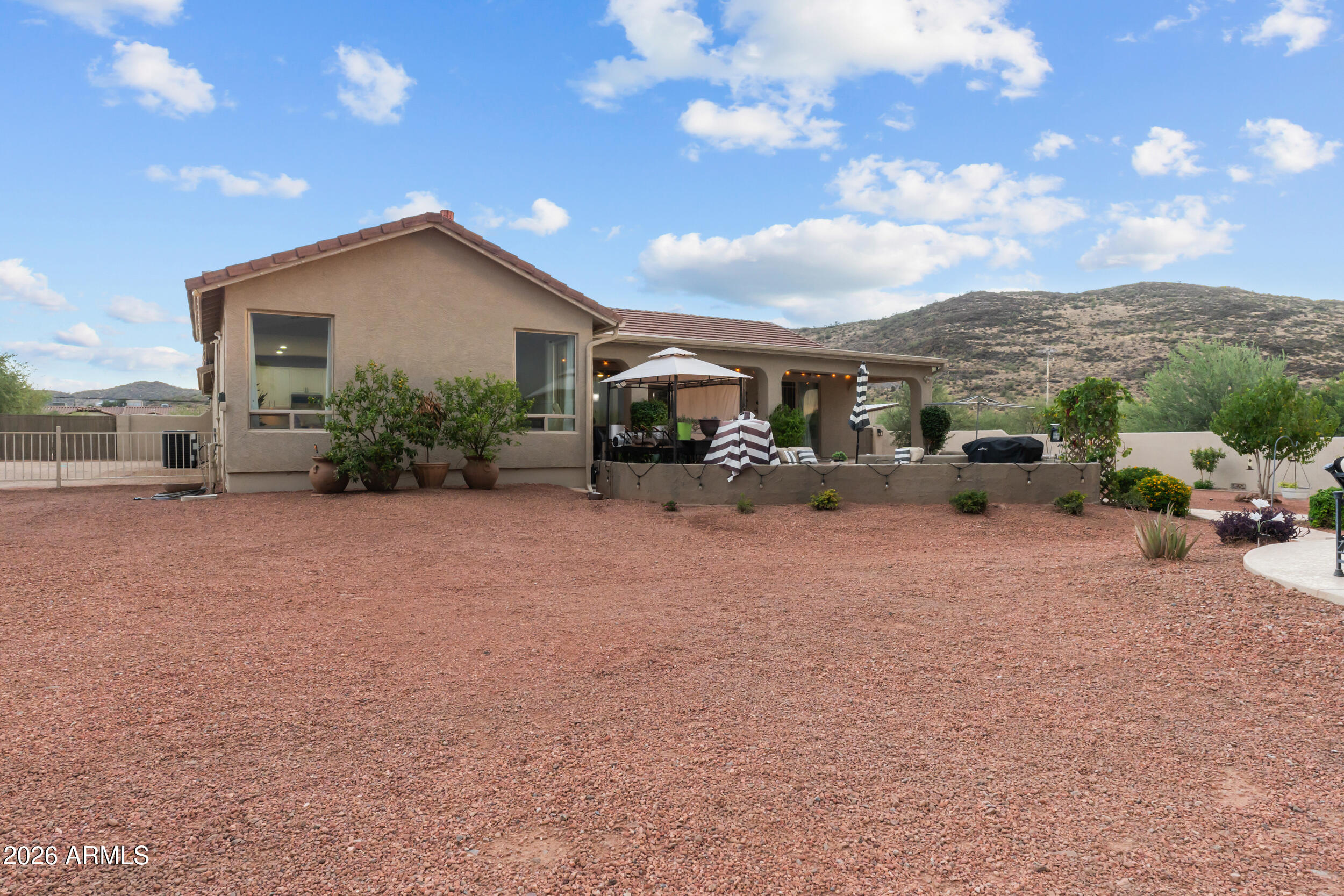 1106 E CIRCLE MOUNTAIN Road