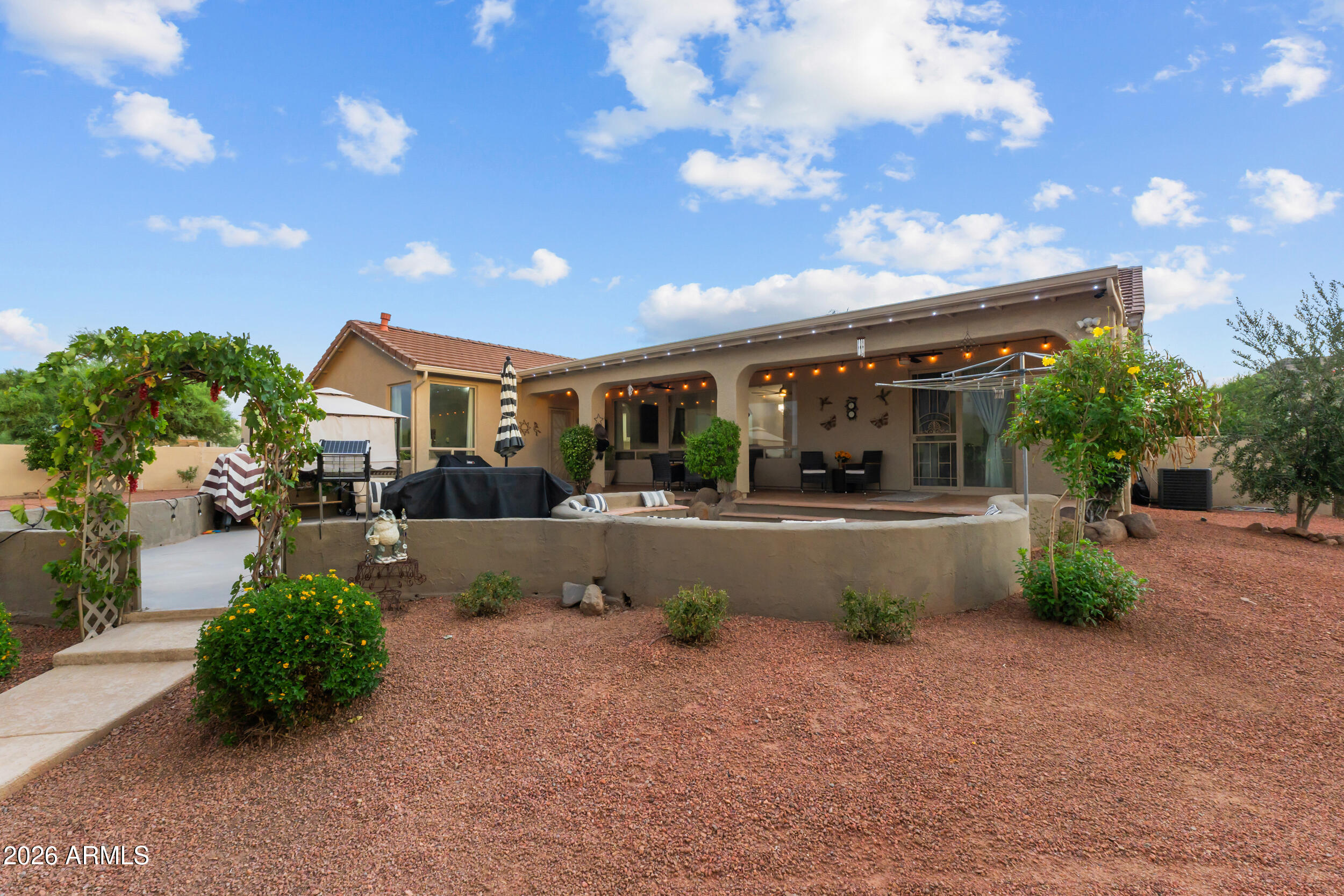 1106 E CIRCLE MOUNTAIN Road