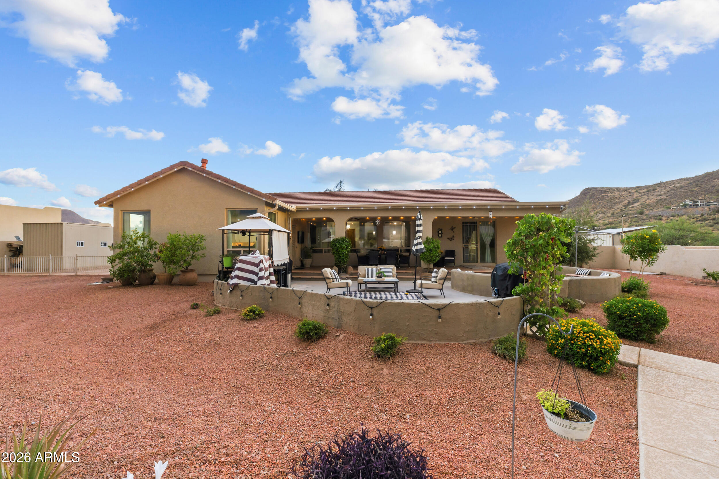 1106 E CIRCLE MOUNTAIN Road