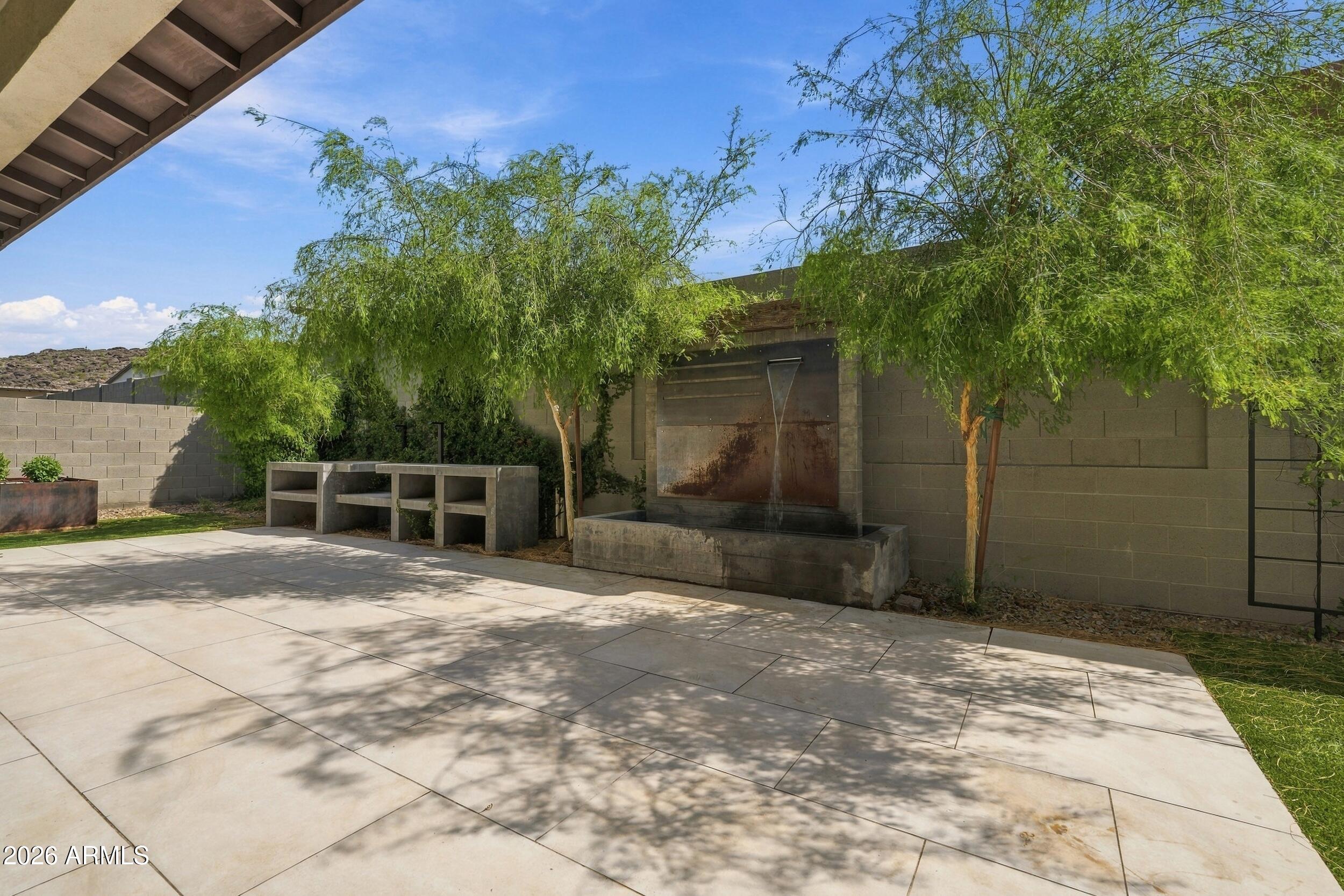 813 E Corral Road