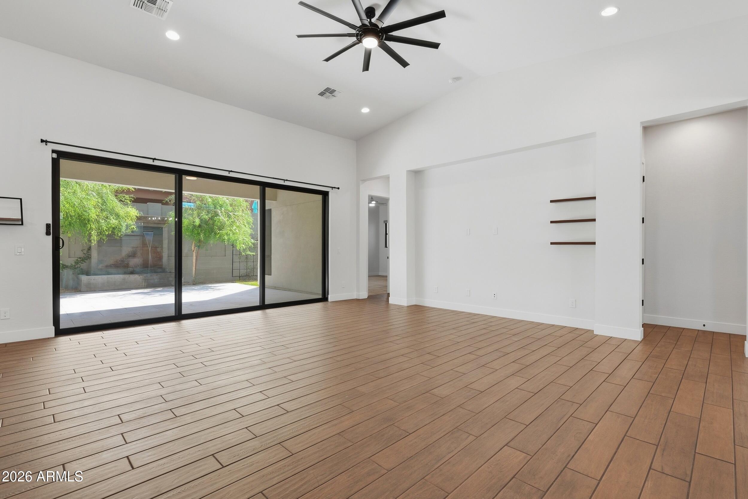 813 E Corral Road
