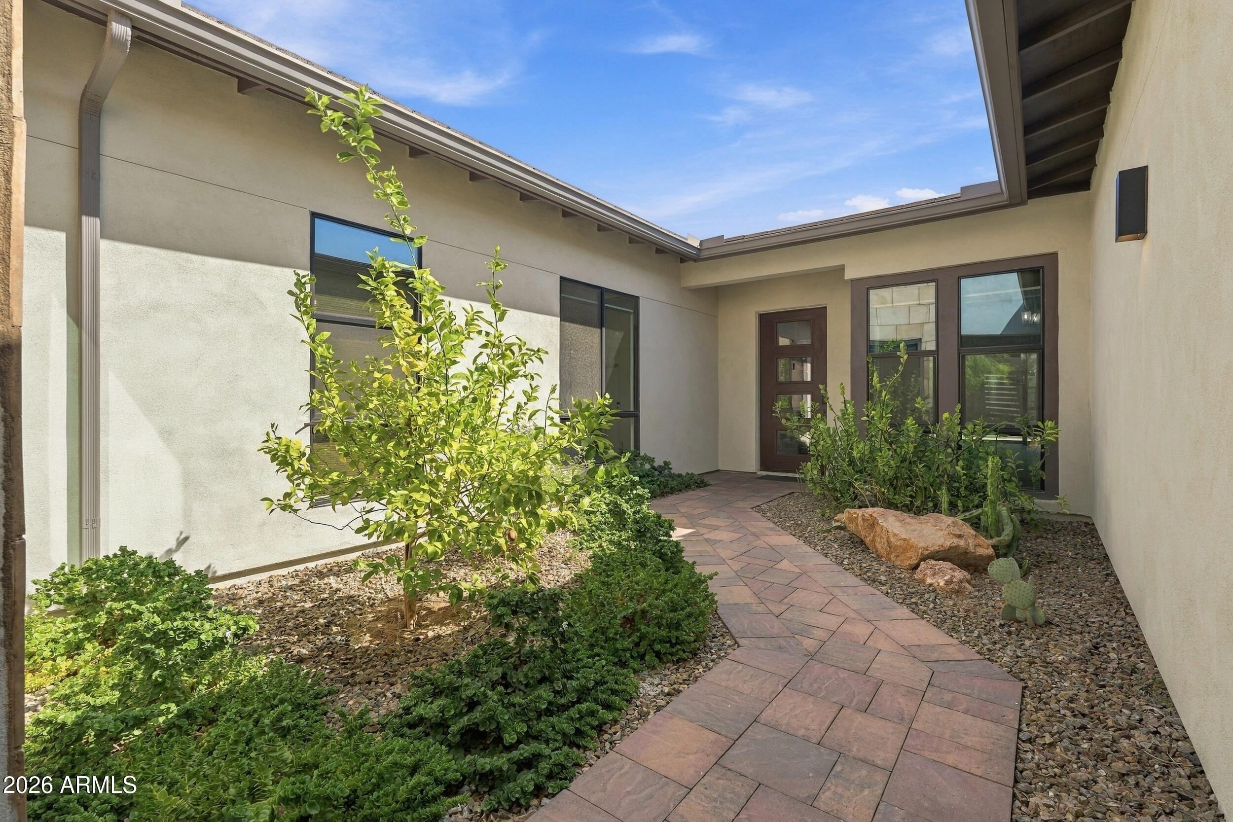 813 E Corral Road