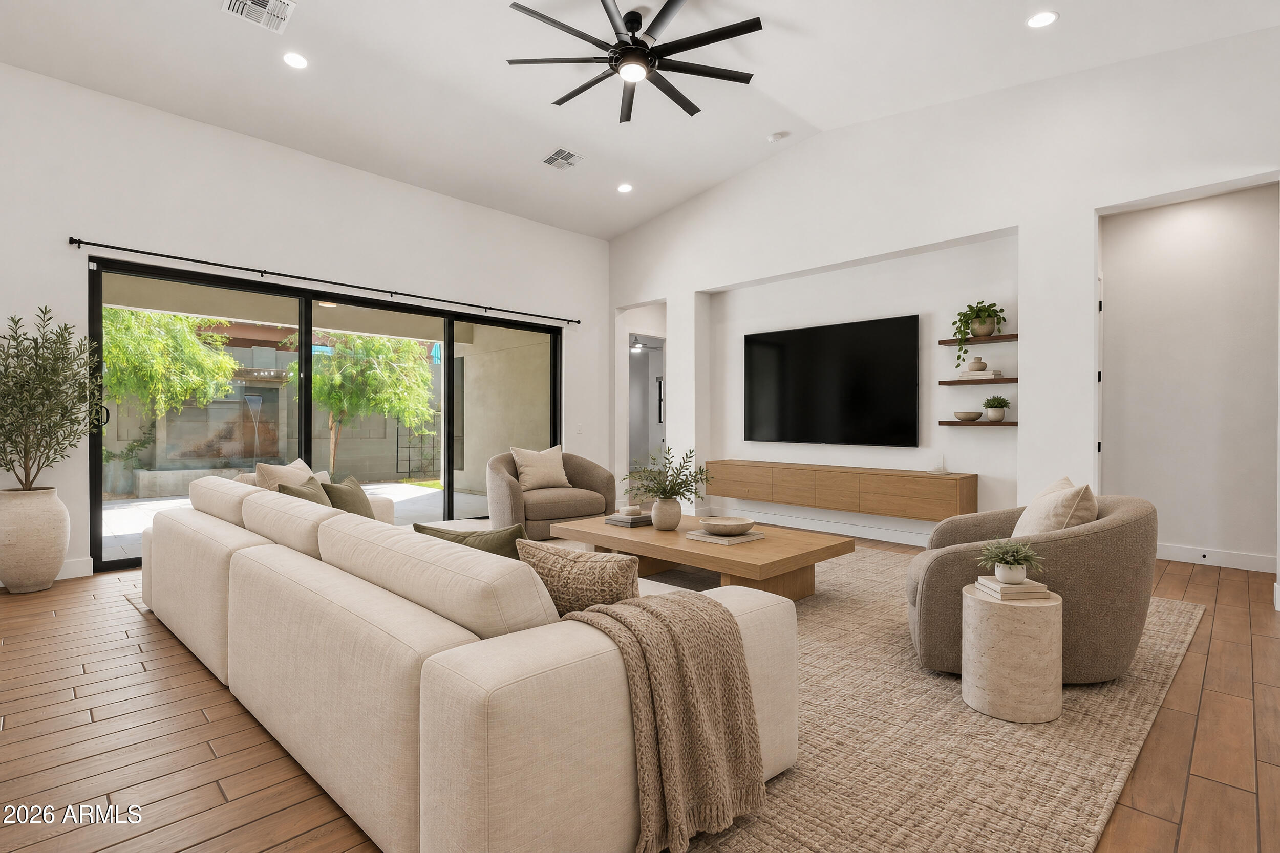 813 E Corral Road