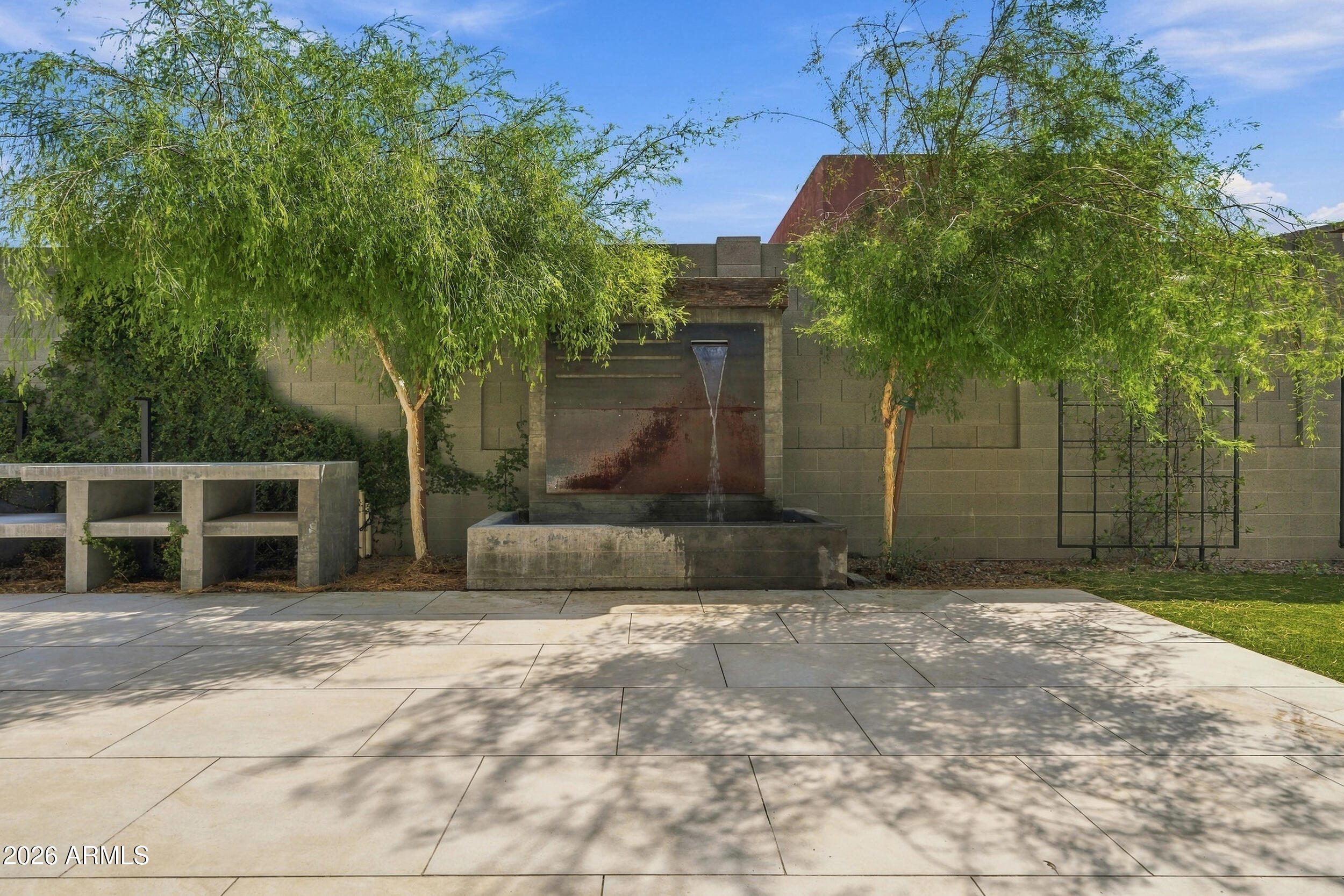 813 E Corral Road