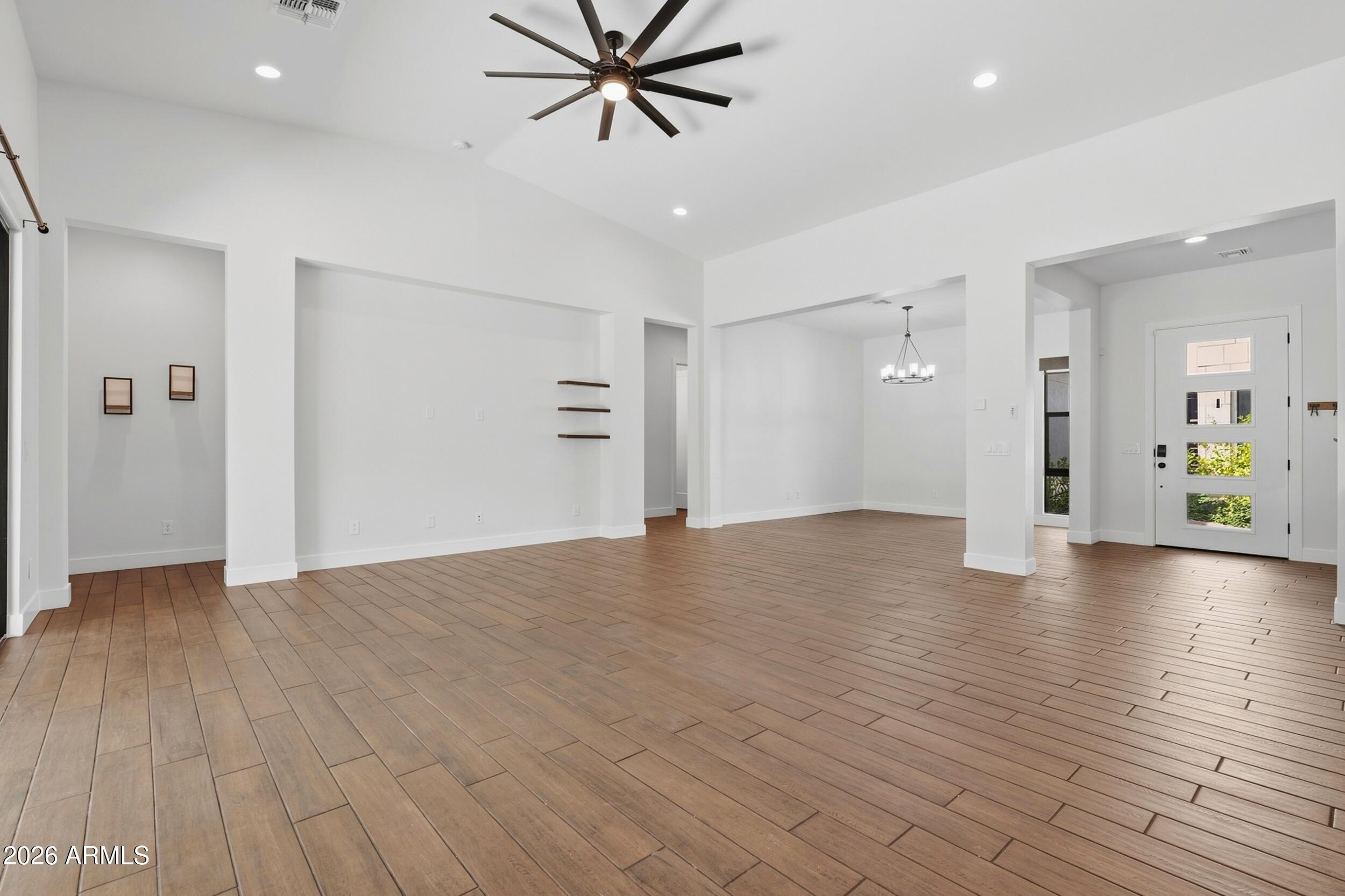 813 E Corral Road