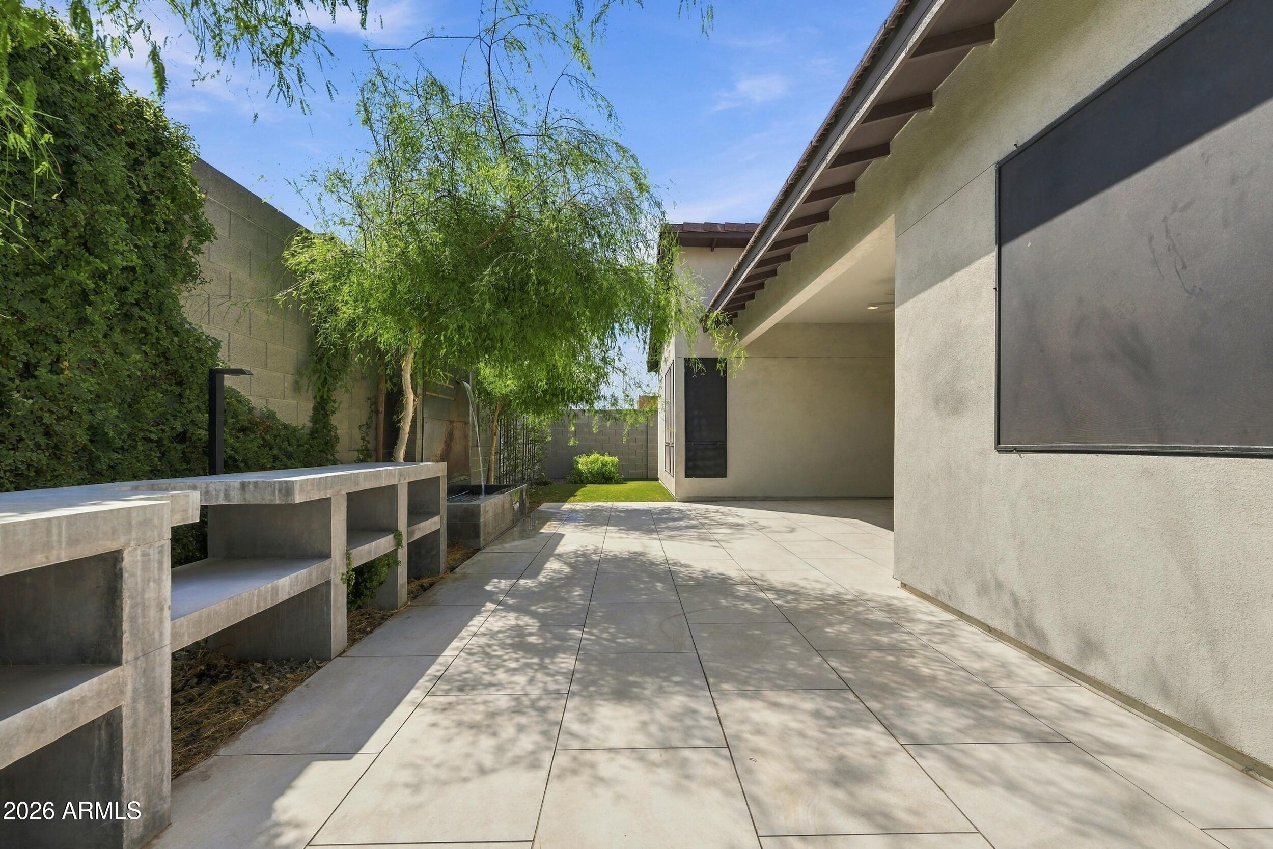 813 E Corral Road