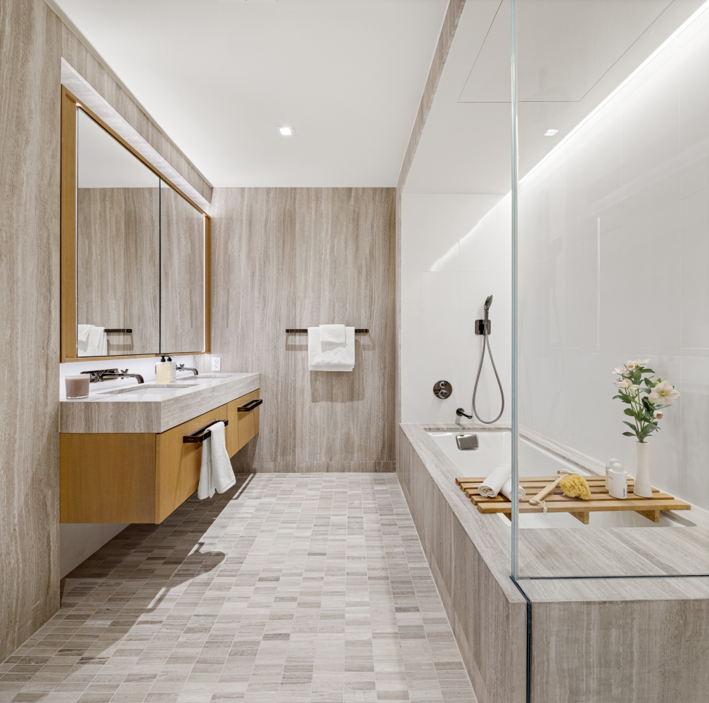 77 GREENWICH Street 23A