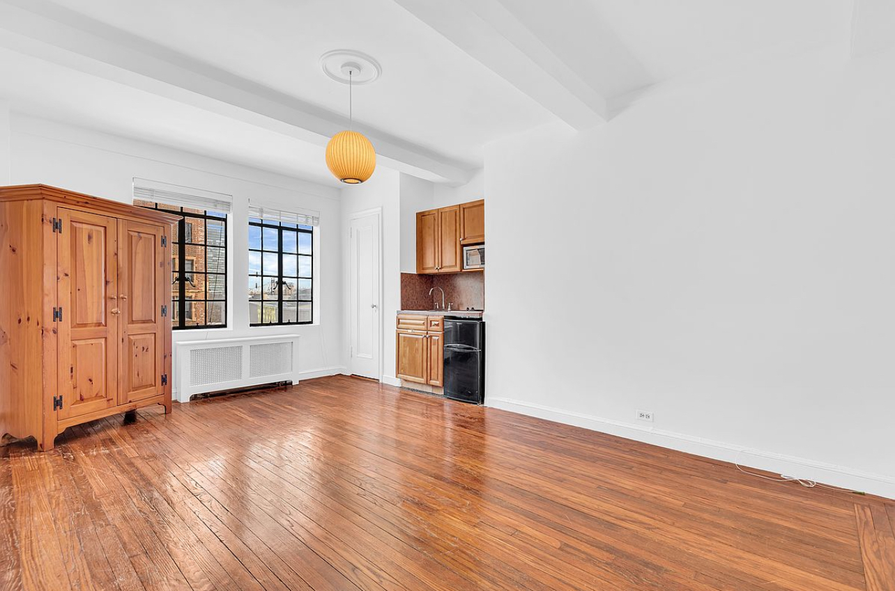 25 TUDOR CITY Place 2018