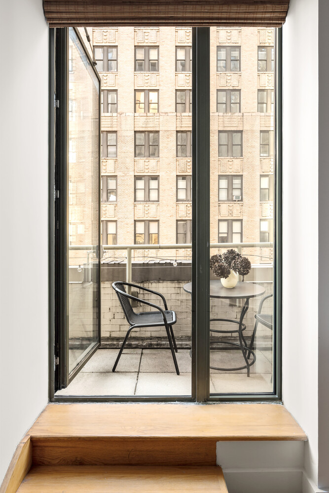 99 JOHN Street 1118