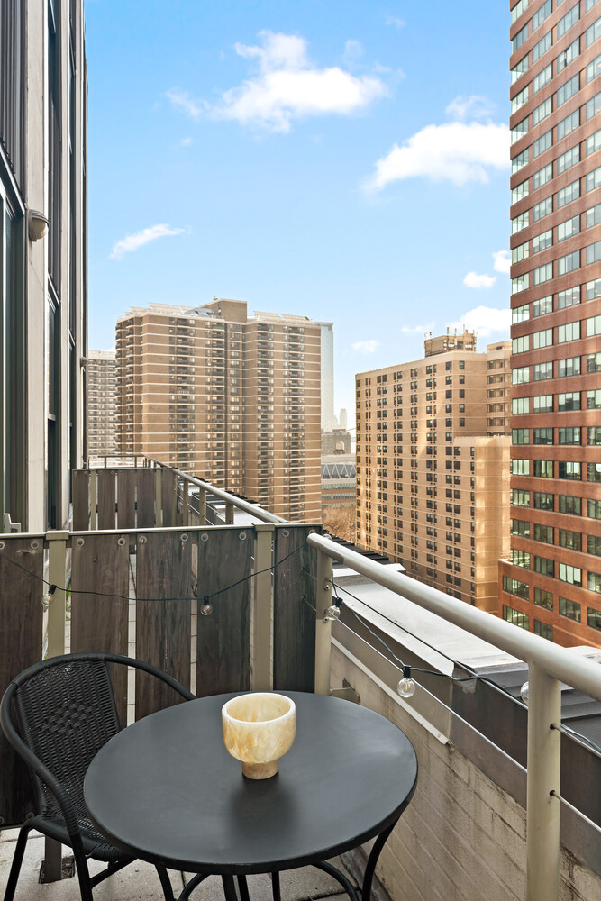 99 JOHN Street 1118