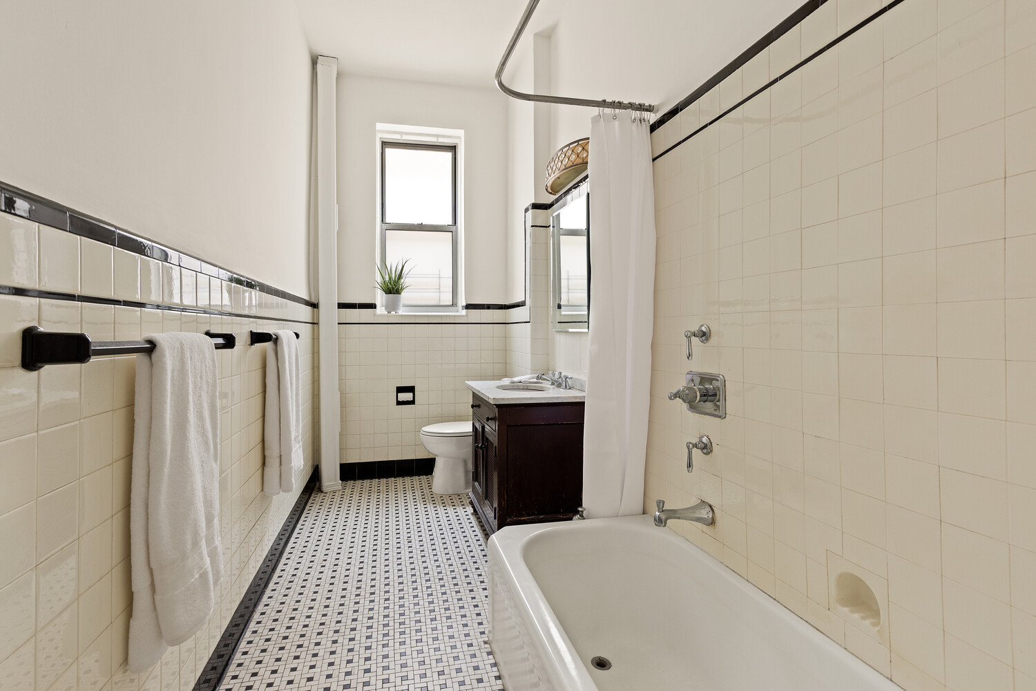 318 W 100TH Street 1D