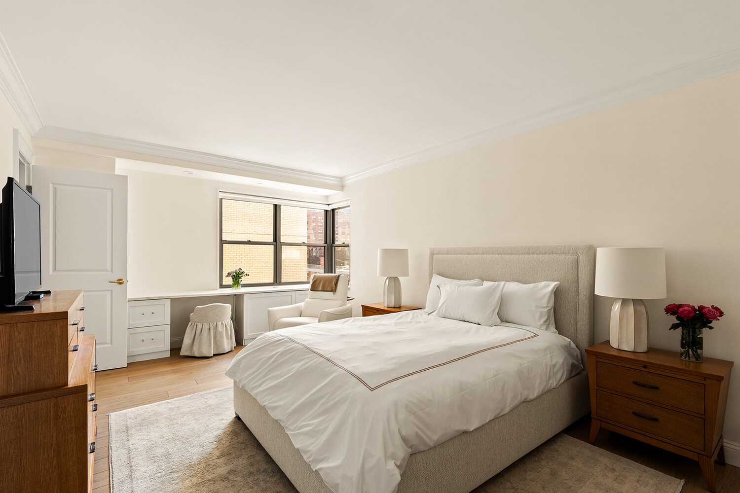 400 E 56TH Street 11O
