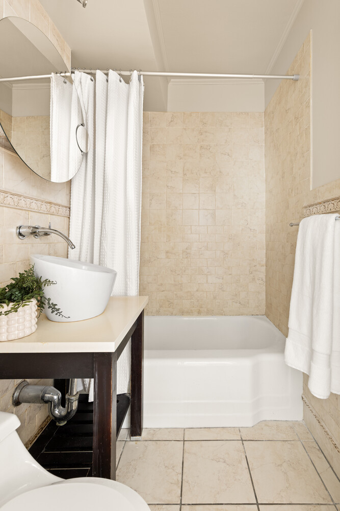 135 WILLOW Street 604