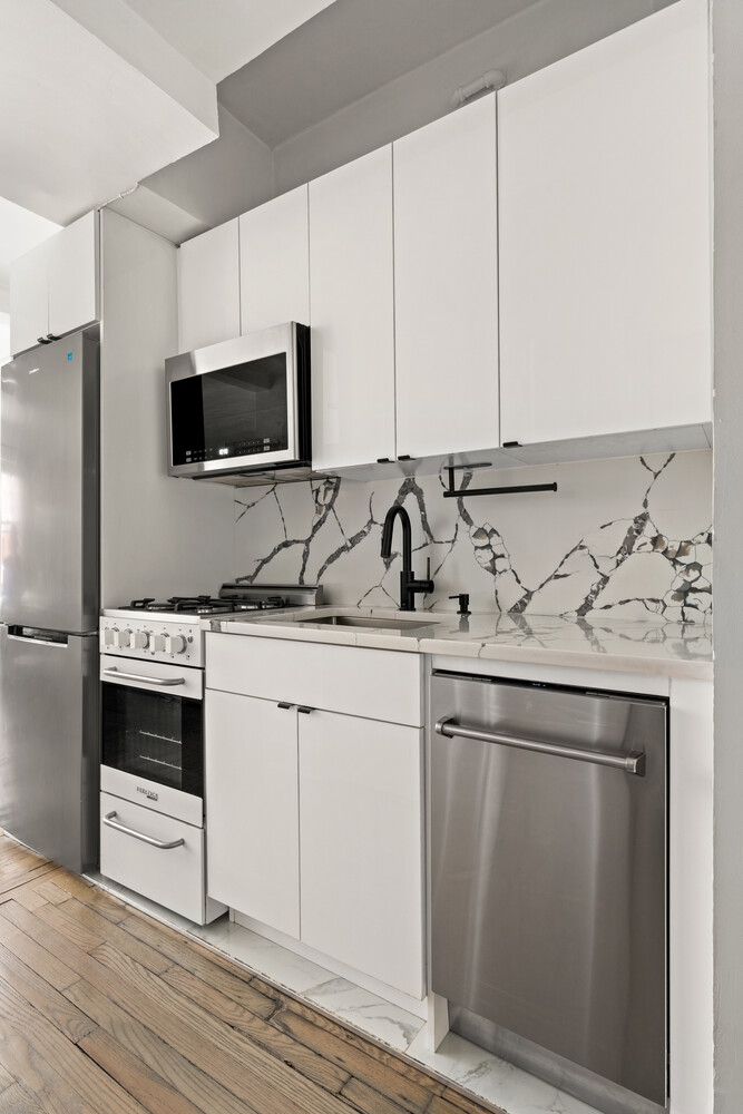 433 W 34TH Street 9C