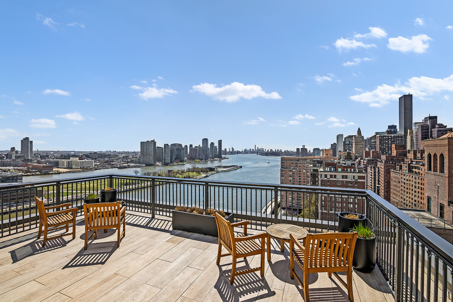 35 SUTTON Place 14D