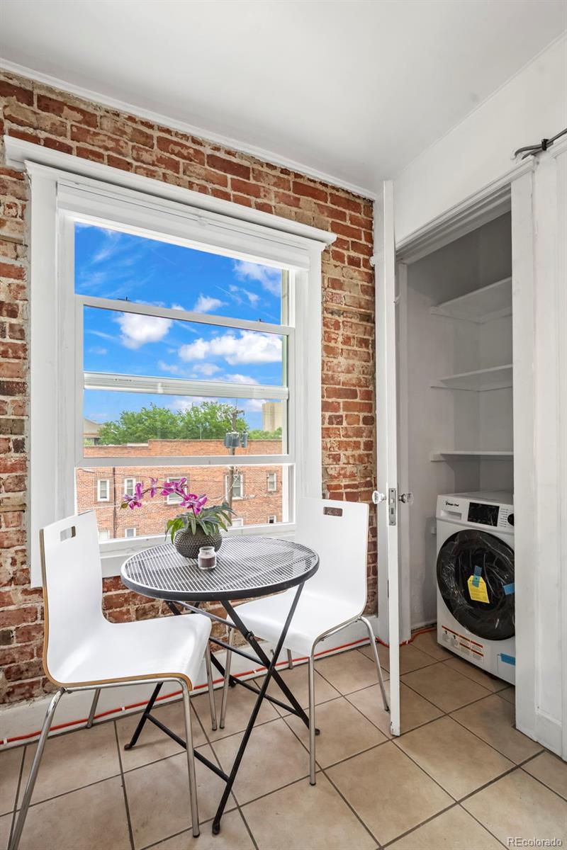 1416 N Downing Street Unit: 6