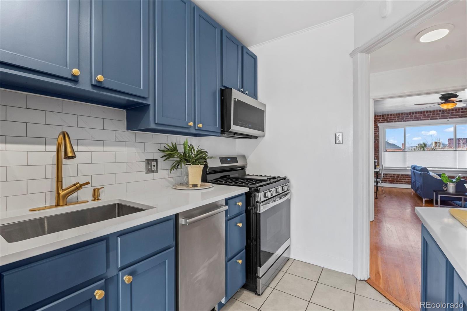 1416 N Downing Street Unit: 6