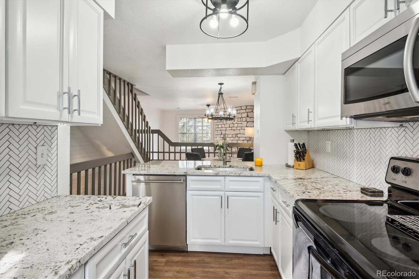 8081 S Columbine Court