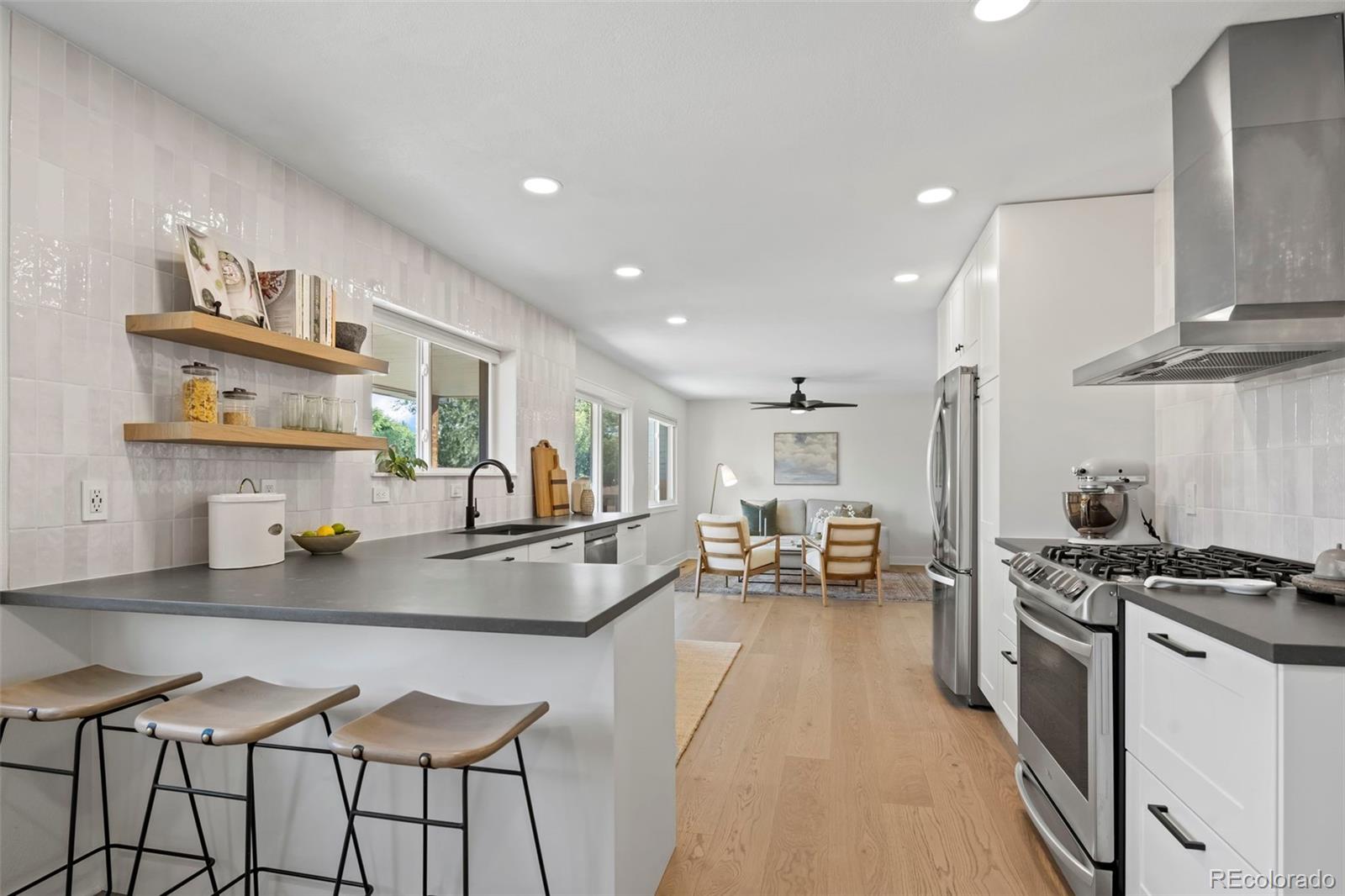 1201 Stonehaven Avenue