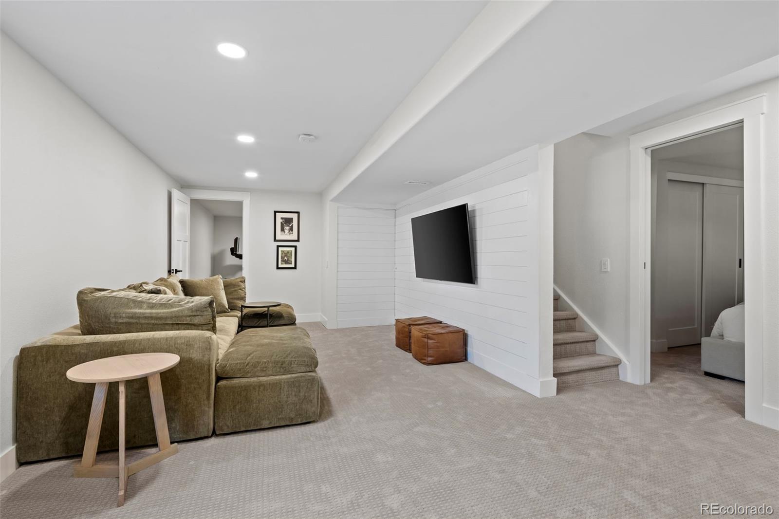 1201 Stonehaven Avenue