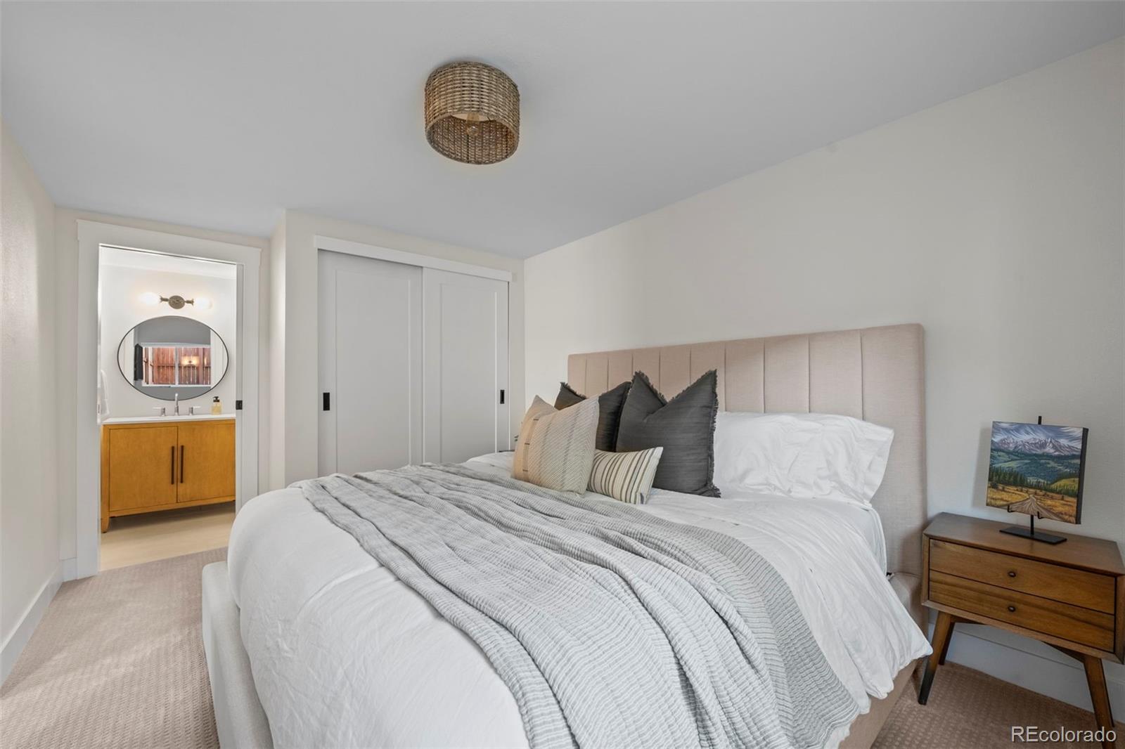 1201 Stonehaven Avenue