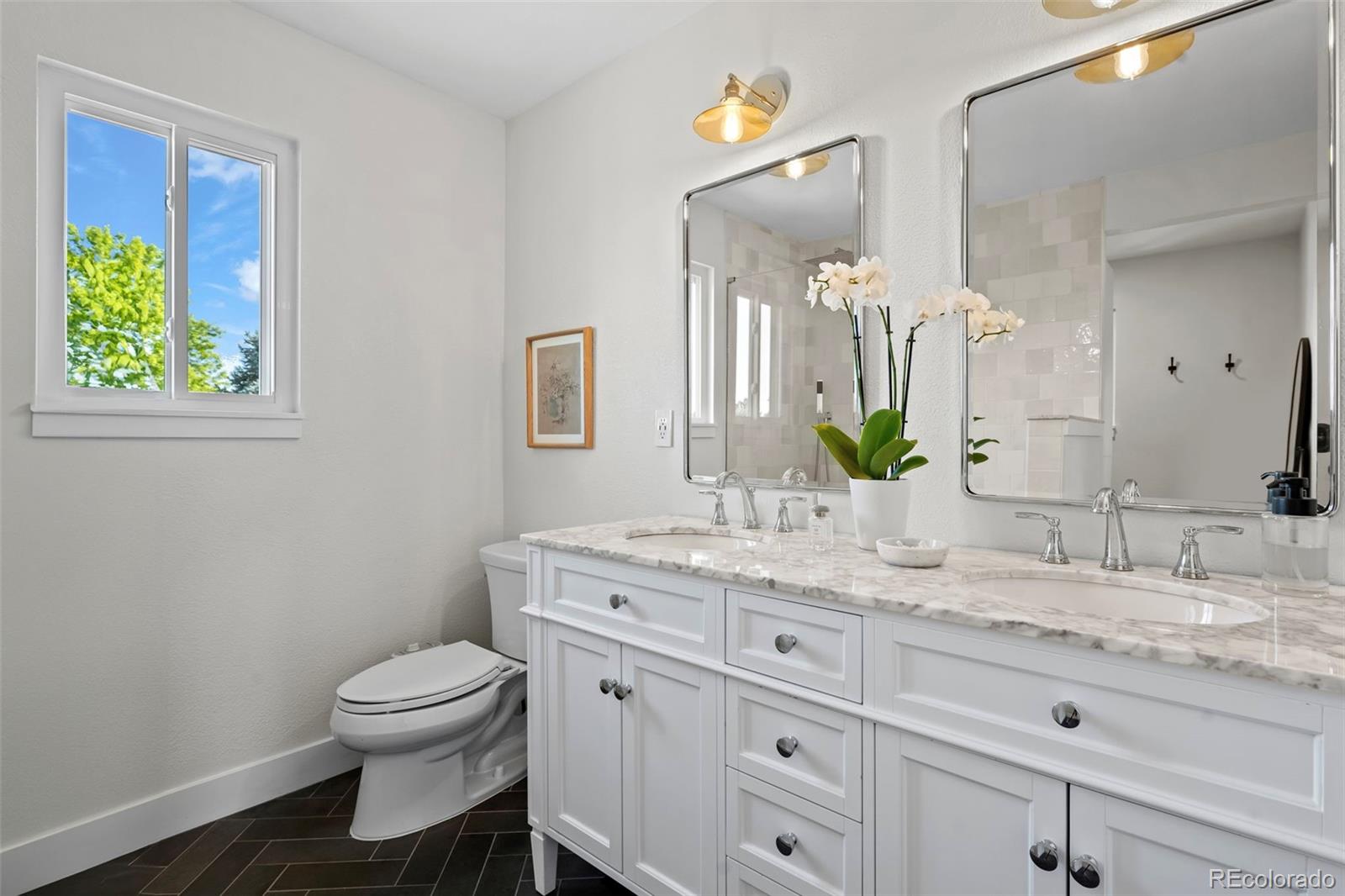 1201 Stonehaven Avenue