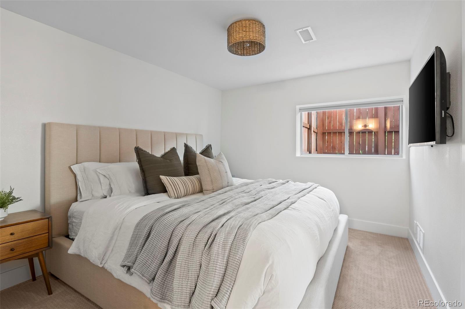 1201 Stonehaven Avenue