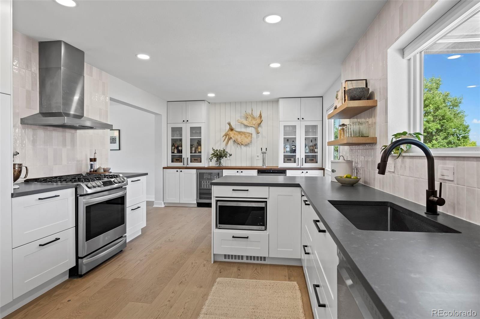 1201 Stonehaven Avenue