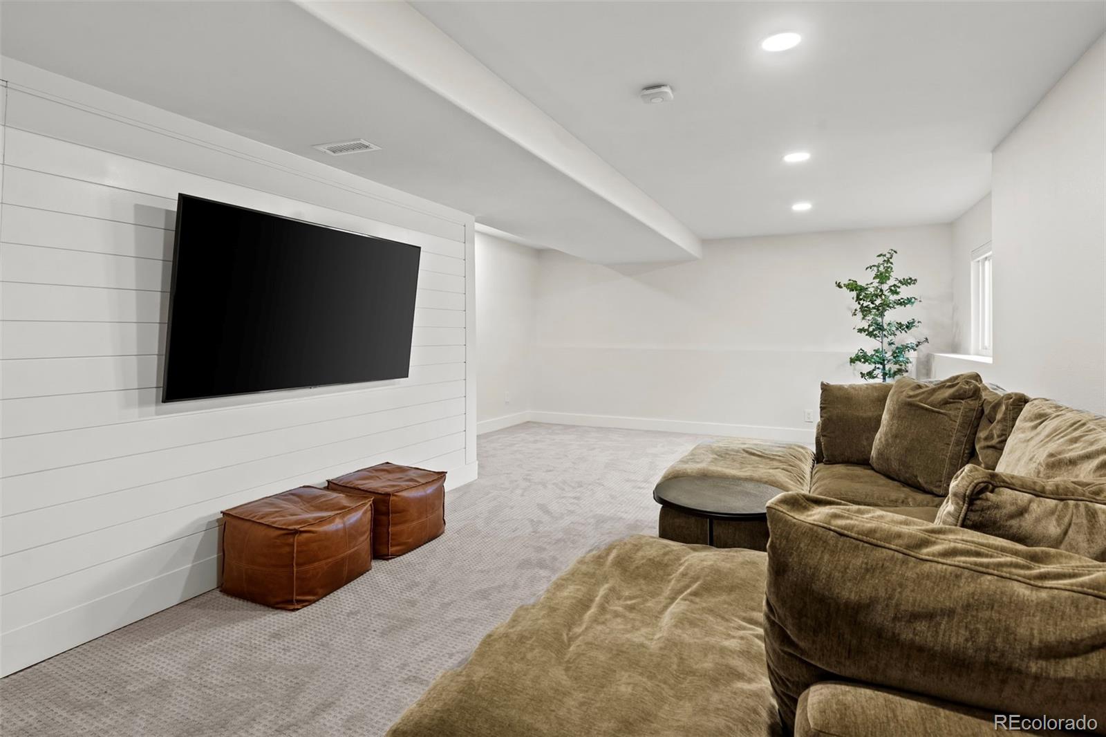 1201 Stonehaven Avenue