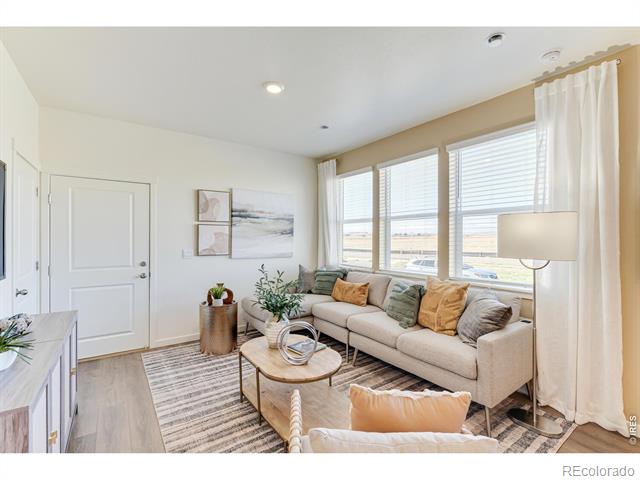 958 Hoptree Court