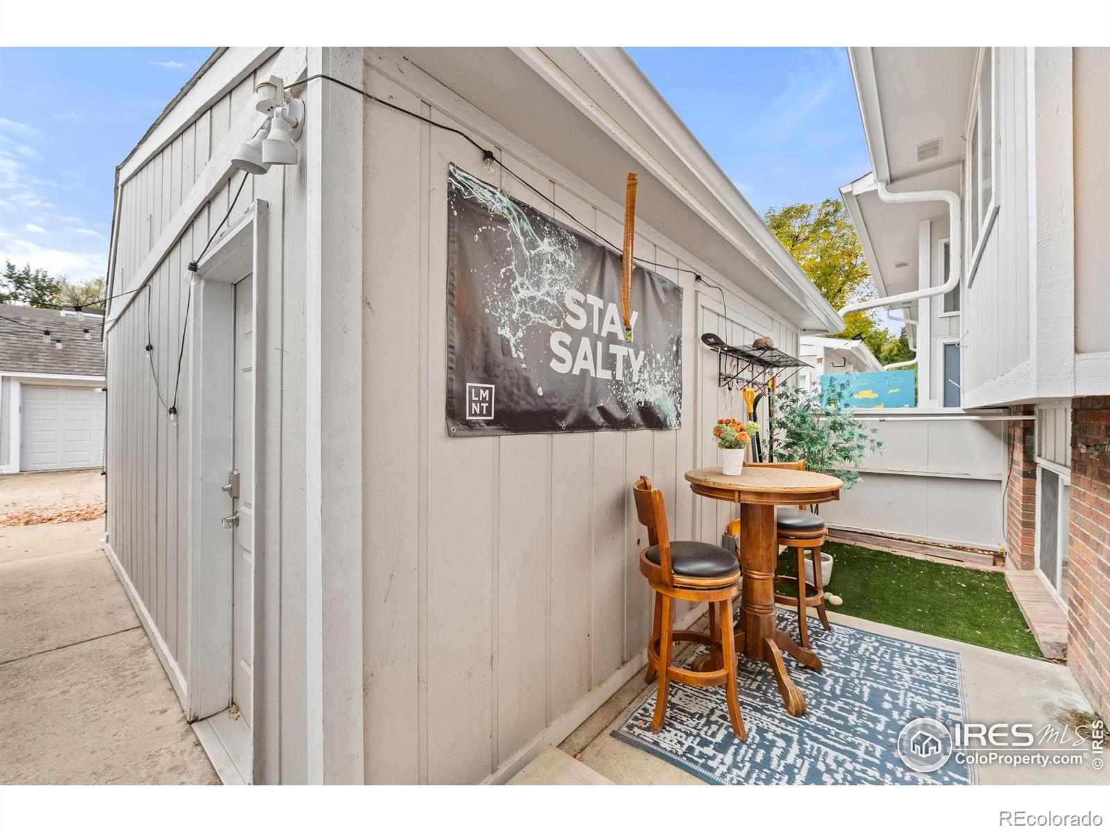 5411 White Place