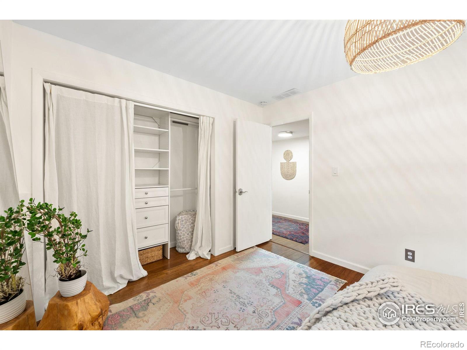 5411 White Place