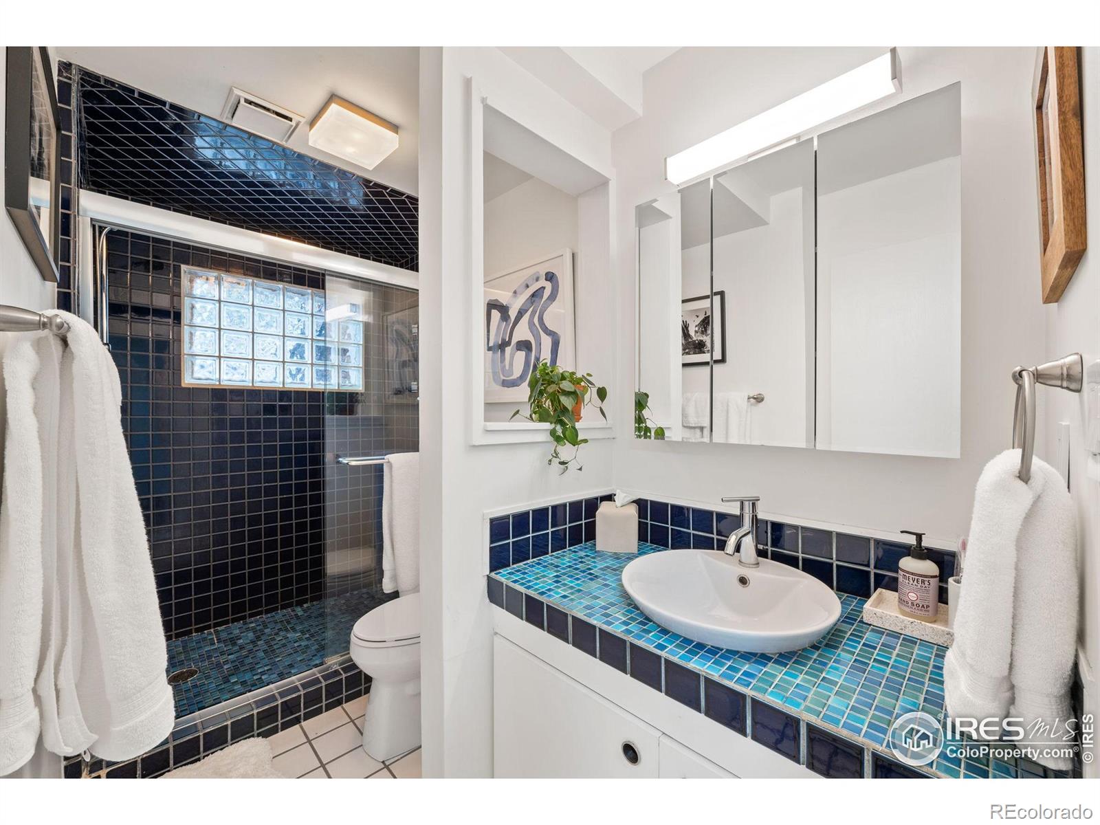 5411 White Place