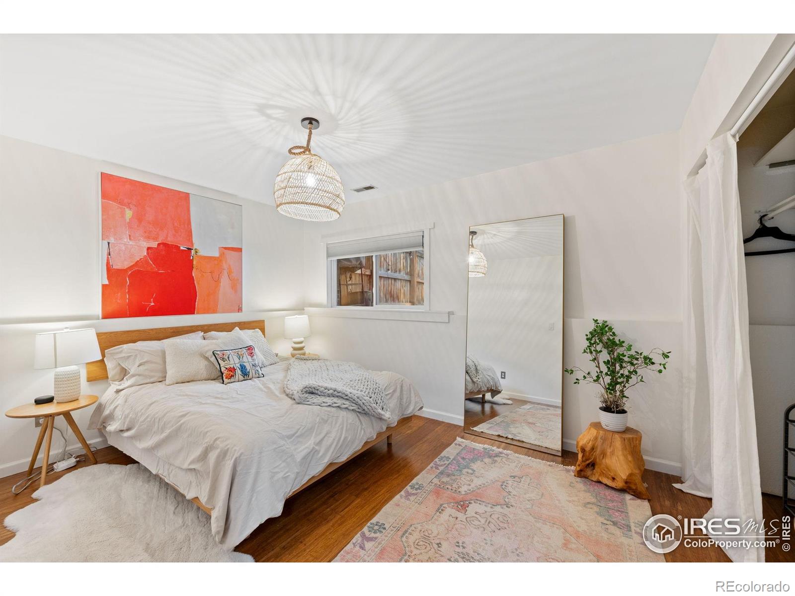 5411 White Place