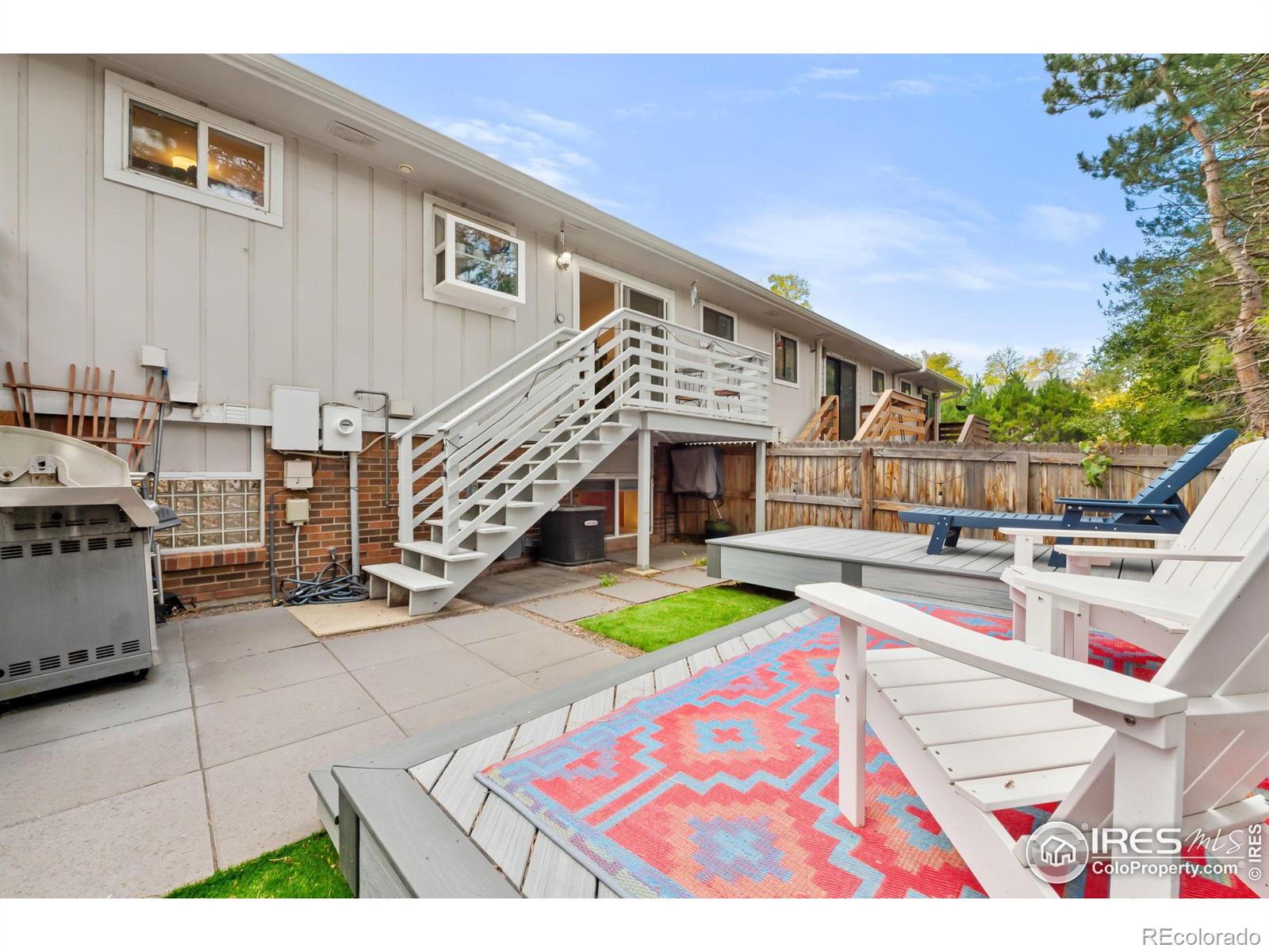 5411 White Place