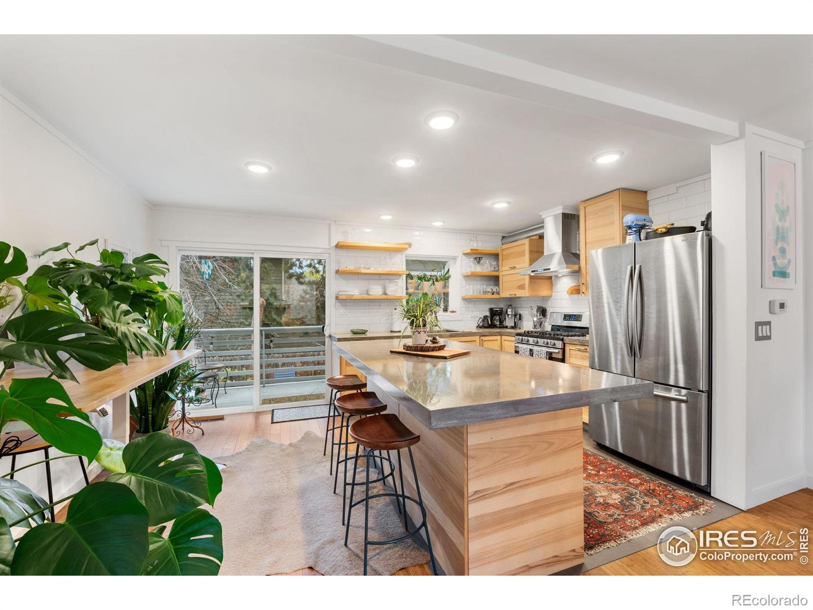 5411 White Place