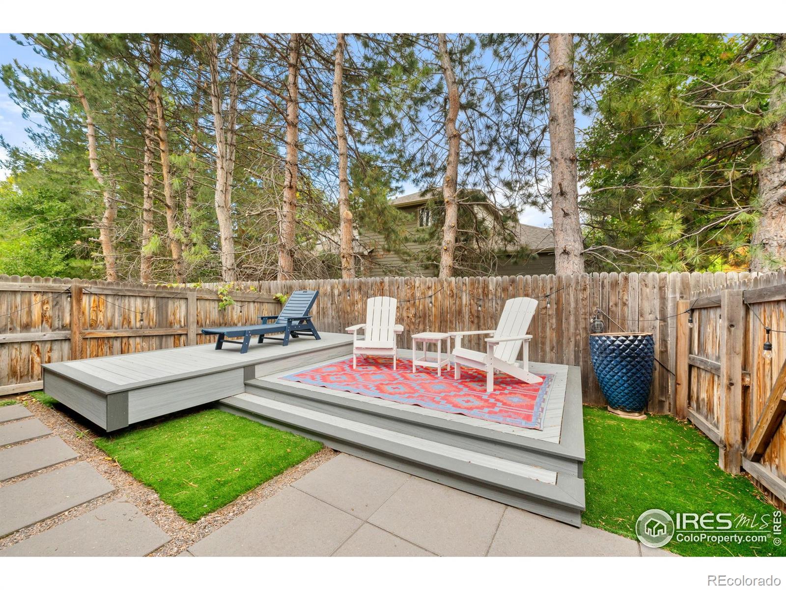 5411 White Place