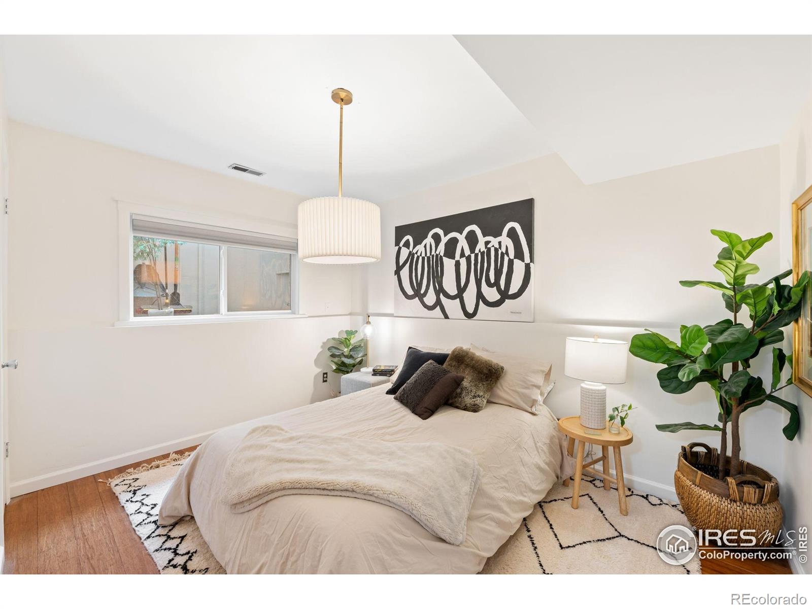5411 White Place