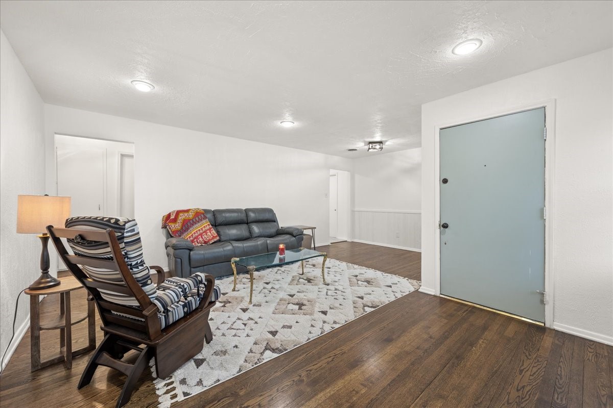 6216 Brentwood Drive