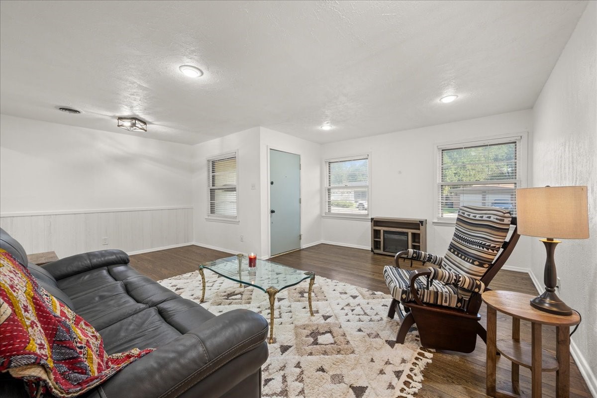 6216 Brentwood Drive